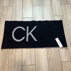 $68 NWT Calvin Klein Women's Infinity Logo Scarf Black Gray One Size